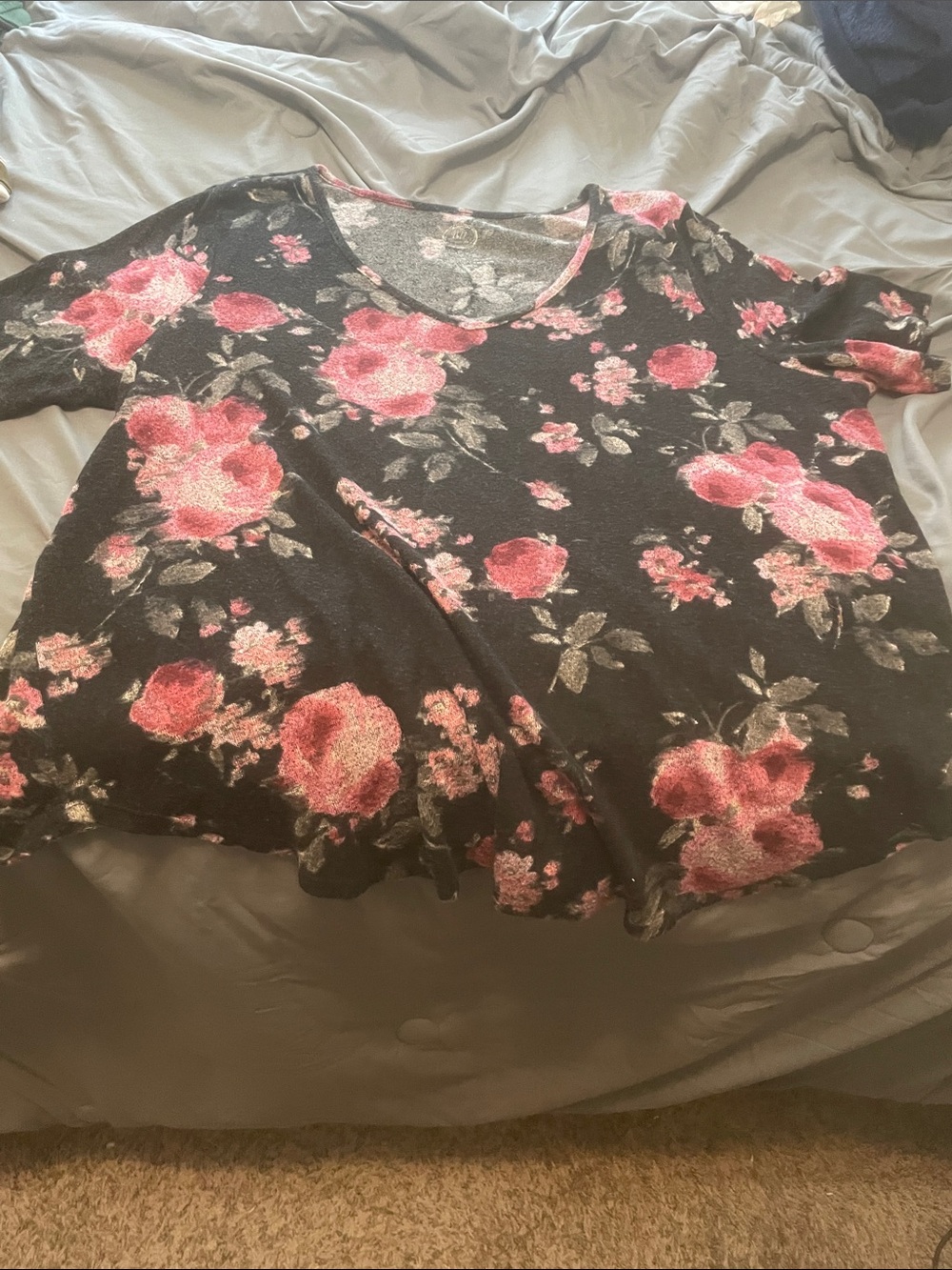 Women's Black Floral Scoop Neck Tank Top - Pink Rose Print